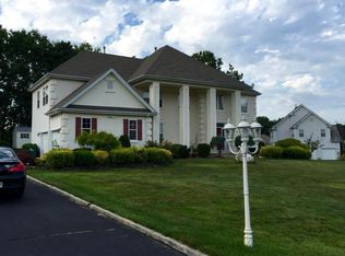 6 Greenwich Dr, Jackson, NJ