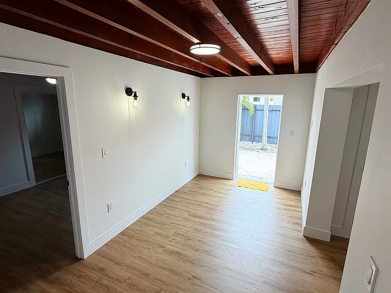 8490 Grand Canal Dr — Photo 4