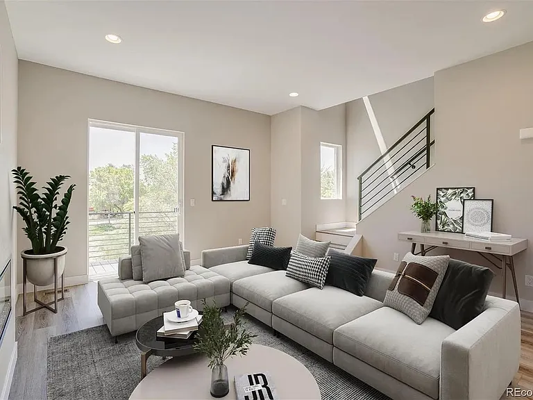 6009 Benton St — Photo 3