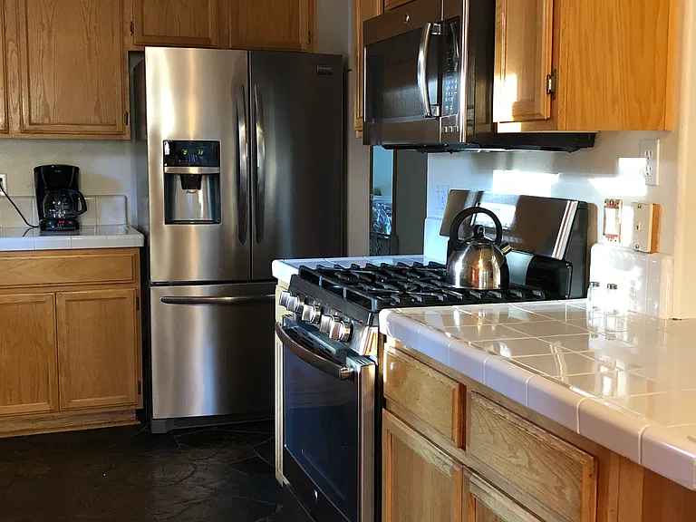 1119 Oxford Ct — Photo 9