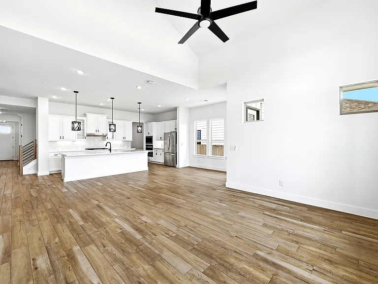 8709 Lullwater Trl — Photo 4