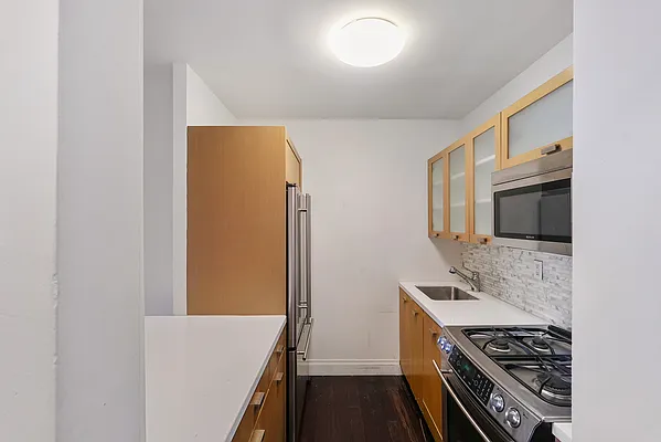 Rented by Anchor Associates | media 10