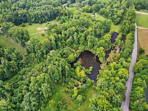 2nd image of 2410 Waynesboro Hwy