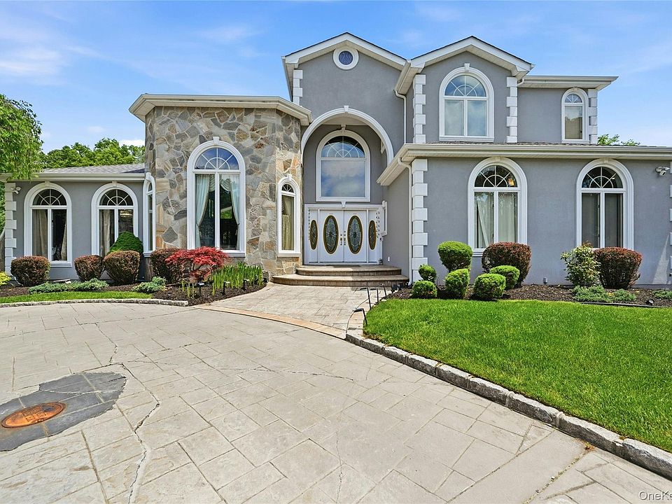 1st image of 12 Phillips Lane