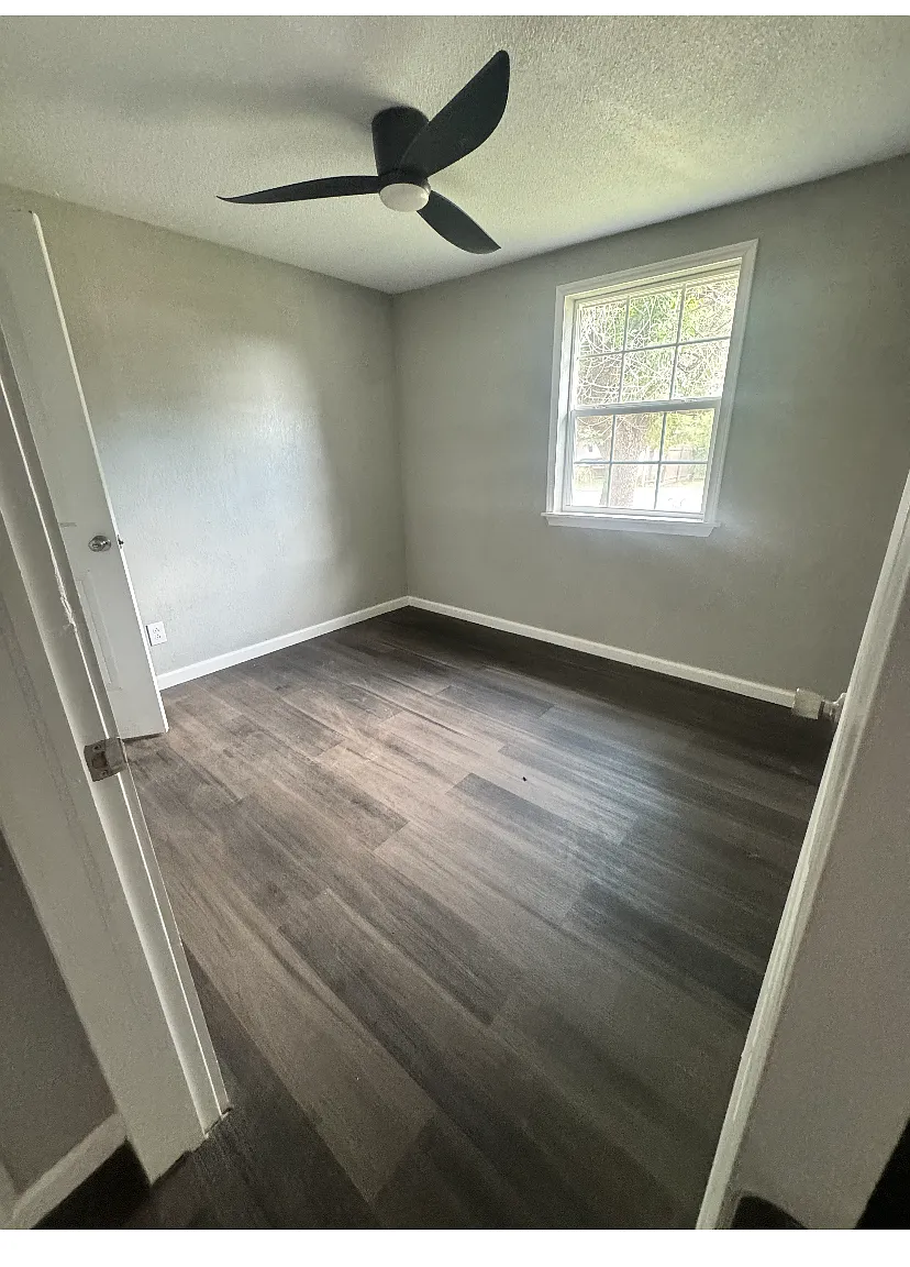 4 bed, 1314 sqft, $1,800 — Photo 2