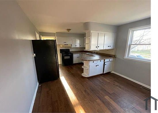 5th image of 7300 S Sacramento Ave #1