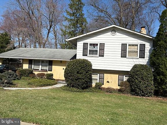 4th image of 210 Courthouse Cir SW