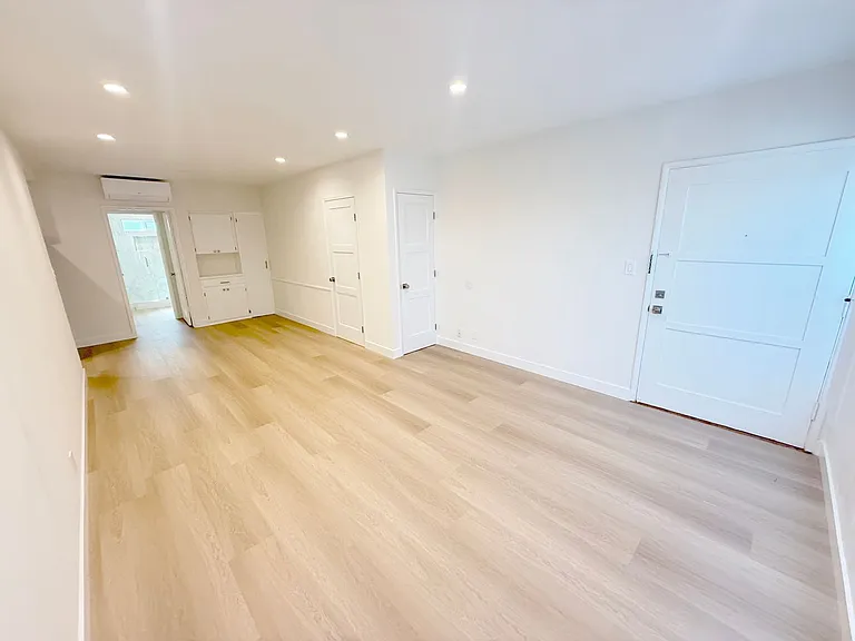 4123-4125 Ocean View Blvd — Photo 4