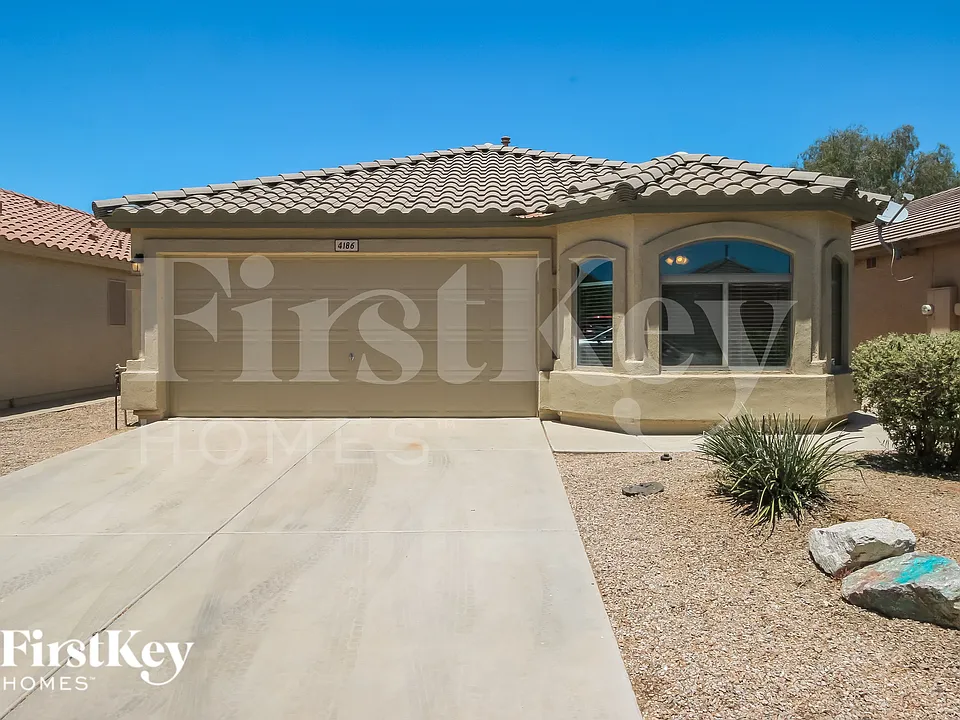4186 E Aragonite Ln