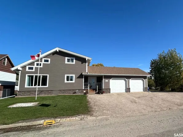 206 2nd Street W, Carrot River, SK S0E 0L0