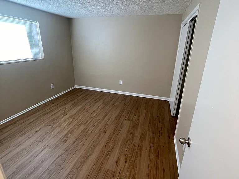 1974 McCall Pl #6 — Photo 6