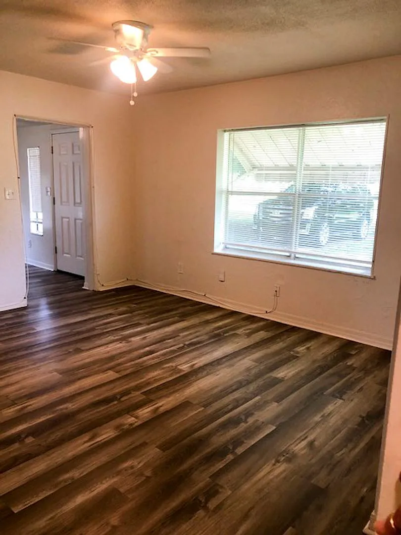 Orlando 2 Bedroom/1 Bath Duplex Apartment — Photo 2
