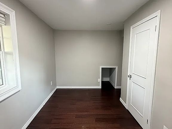 5th image of 1323 N Main St