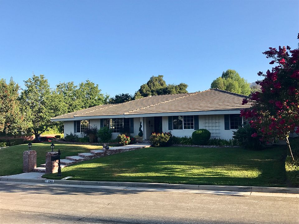 1st image of 2305 Club Vista Dr