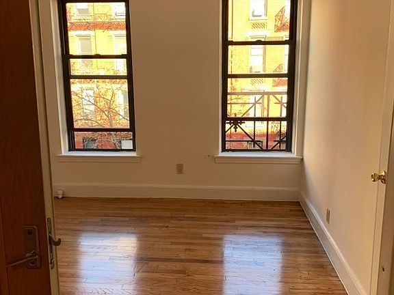 3rd image of 208 E 84th St APT 4C