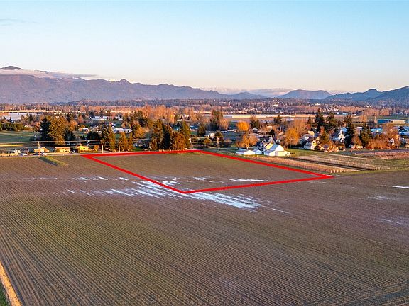 4th image of 13614 Avon Allen Road