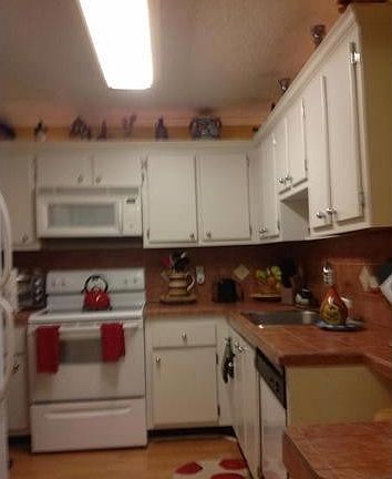 3rd image of 1200 NE Miami Gardens Dr APT 817W