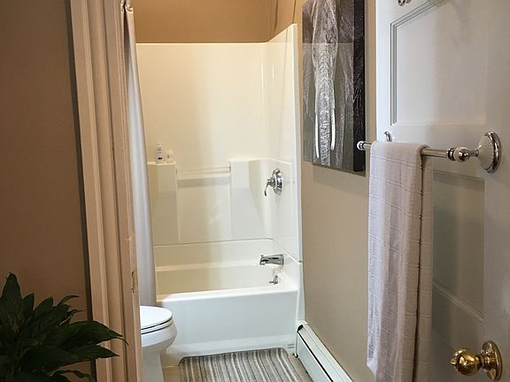 Second full bathroom 
