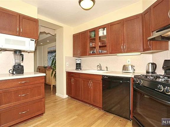 5th image of 7004 Boulevard E APT 37C
