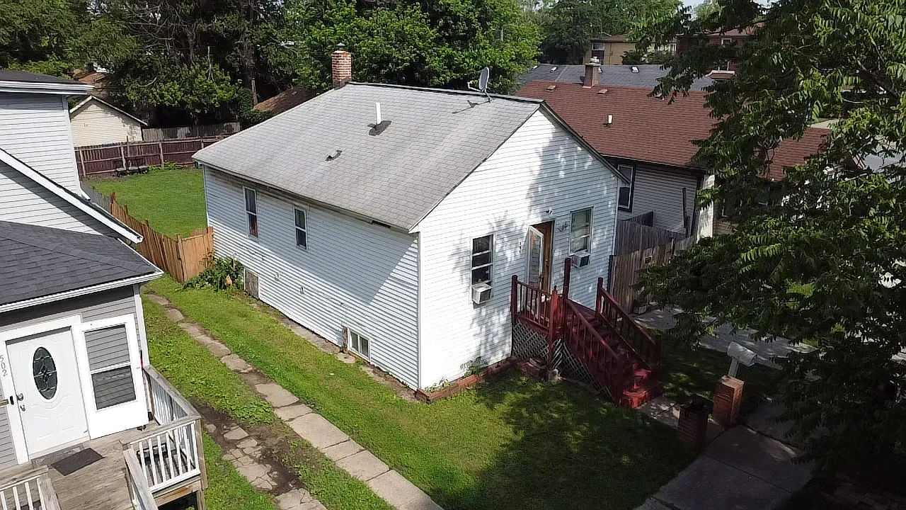 498 Harrison Ave photo 1