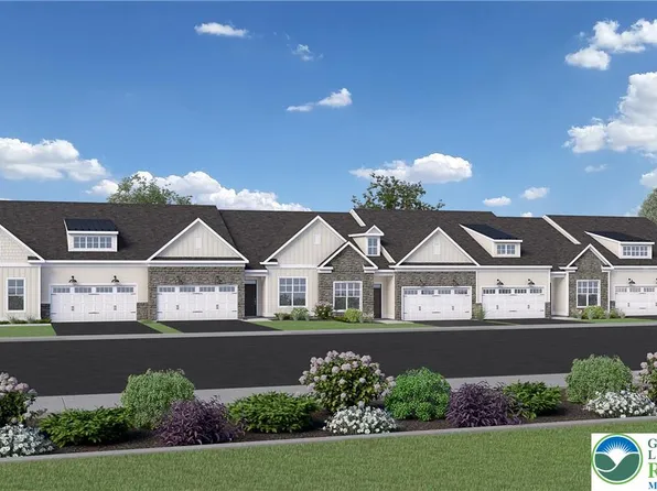 2 Grantarthur Franklin Ct, Whitehall, PA 18052