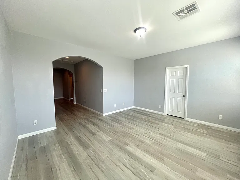 576 Glassford Ct — Photo 27