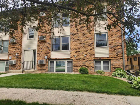 508 Commercial St APT B, La Porte City, IA 50651