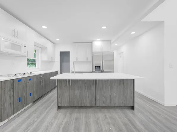 1728 Plainview Ave, Far Rockaway, NY 11691