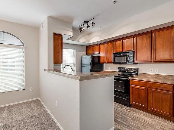 KITCHEN (SECOND FLOOR)