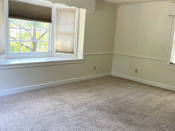 5th image of 711 Midland Dr