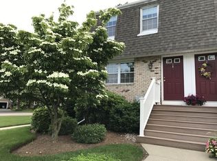 112 Cocasset St APT 1, Foxboro, MA 02035
