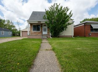24361 Grove Ave, Eastpointe, MI 48021