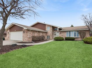 17807 Linden Dr, Tinley Park, IL 60487