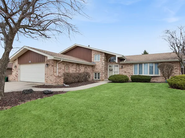 17807 Linden Dr, Tinley Park, IL 60487