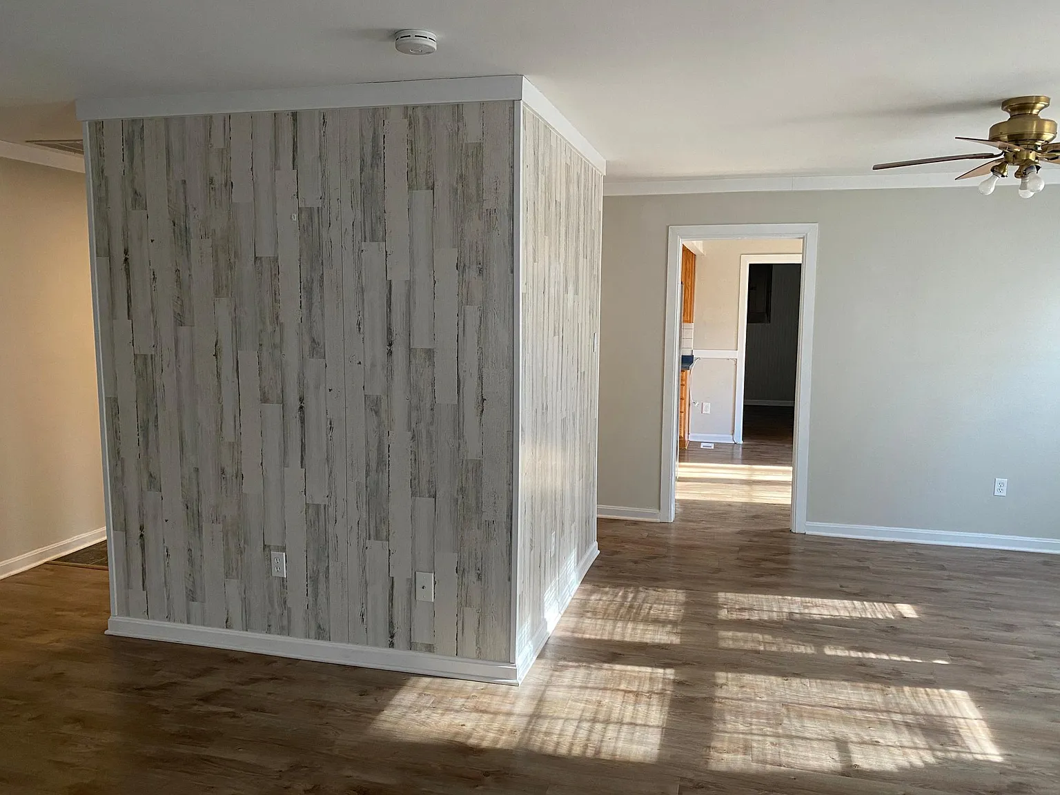 419 Acadia Dr — Photo 2