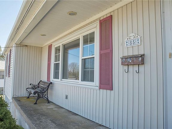 3rd image of 85 Farnum Rd