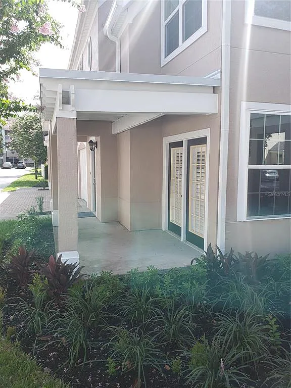 1 bed, 1.0 bath, 885 sqft, $1,395 — Photo 2