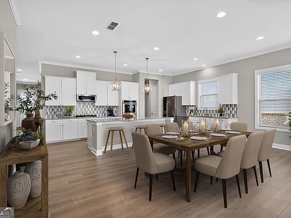 4th image of 3230 Fitzgerald Way