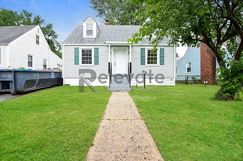 1208 W Broadway Photo 1