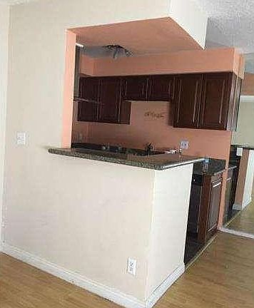 5th image of 6342 Morse Ave APT 302