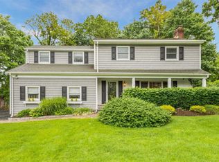 3 Salem Dr, Stony Brook, NY 11790