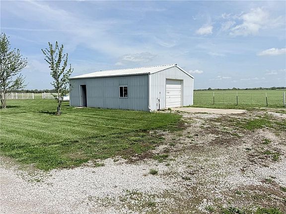 5th image of 22176 E 1100th Rd