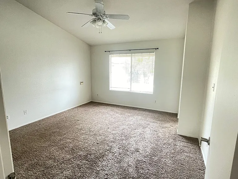 1609 N Longmore St — Photo 22