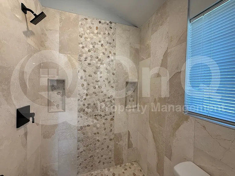 3037 W Monmouth St — Photo 26