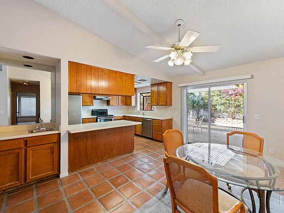 4th image of 54195 Avenida Juarez