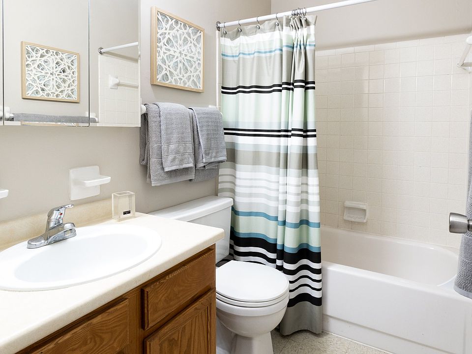 2 Bedroom 1 Bath Floorplan at Williamsburg on Lake Mishawaka