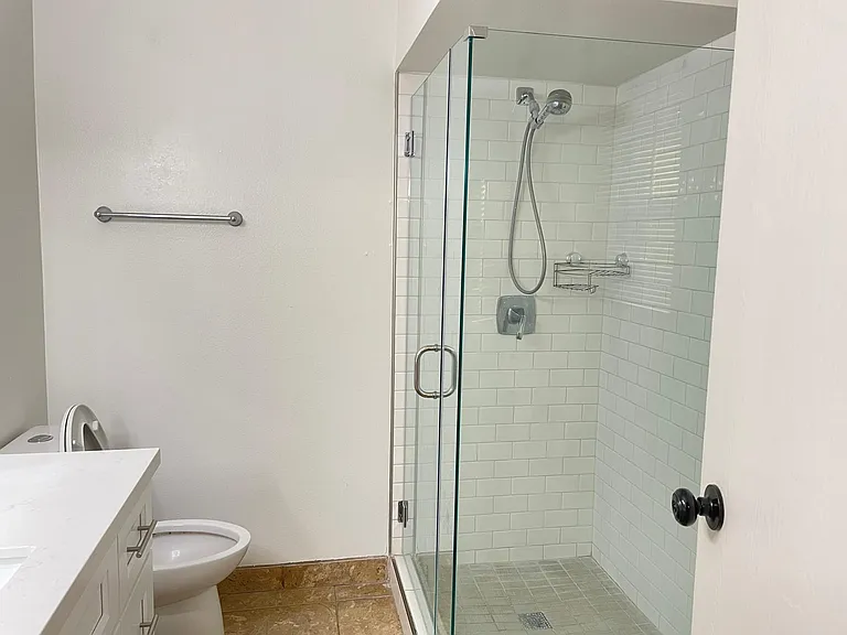 2506 E Athens Ave — Photo 5