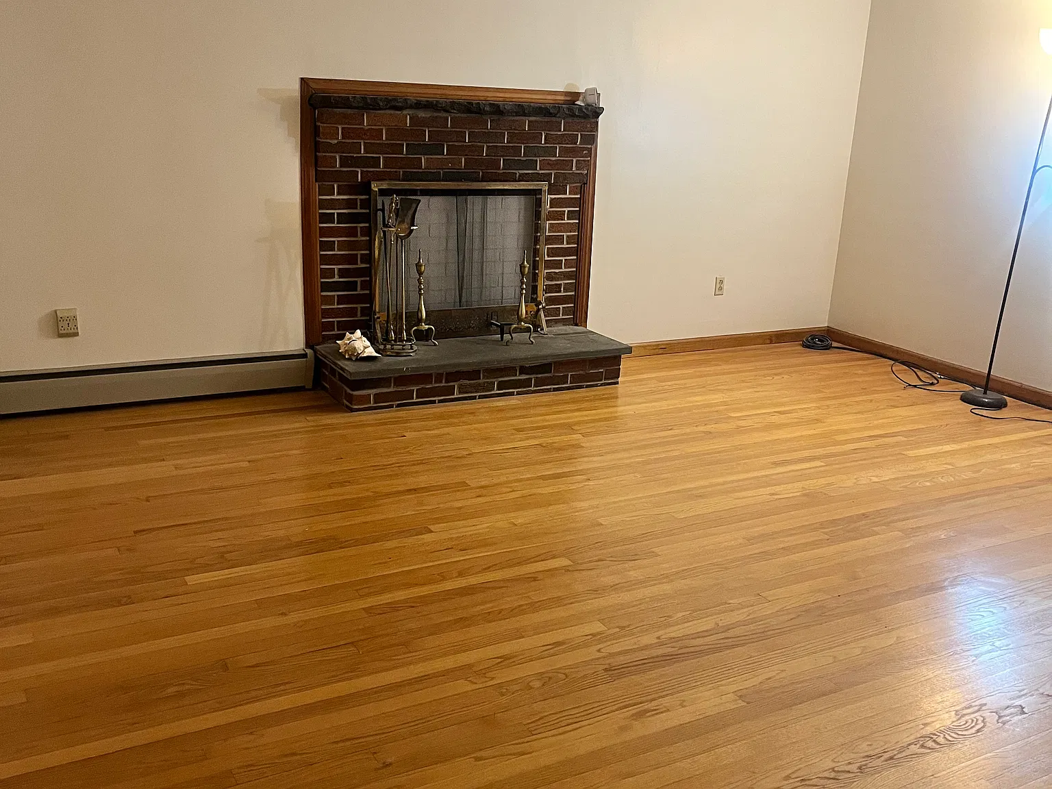 3 bed, 1.5 bath, 1475 sqft, $2,000 — Photo 3