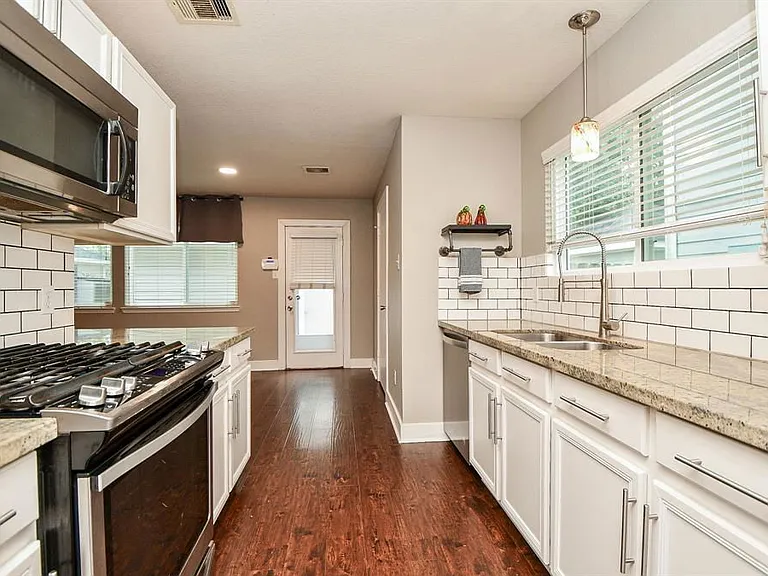 10731 Cobblecreek Way — Photo 3
