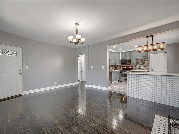 3rd image of 108 Murray Ave #1